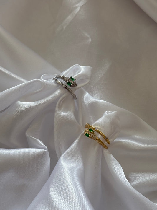 Duo de bagues Serpenta ajustables en acier inoxydable doré et argenté, ornées d’un zirconium vert et de cristaux brillants – Onaïa Bijoux
